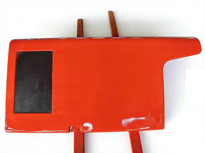 伸缩臂叉装车机罩壳