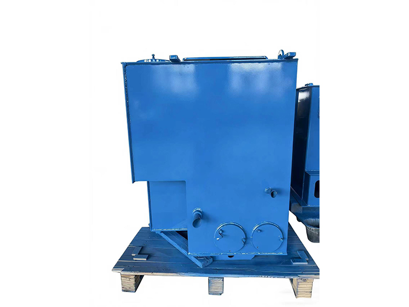 重装叉装车油箱